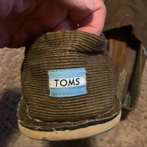 Men’s size 11 Toms brown corduroy shoes